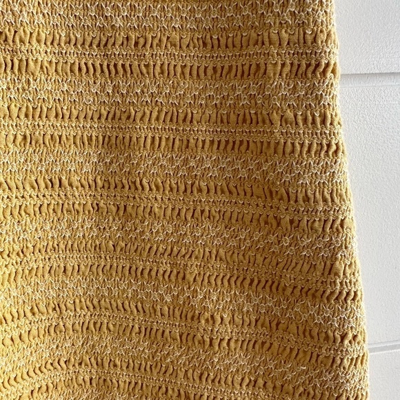 Linen Smocked Knee Length Dress - Yellow/ White Size: Estimate XS/S - Picture 4 of 14